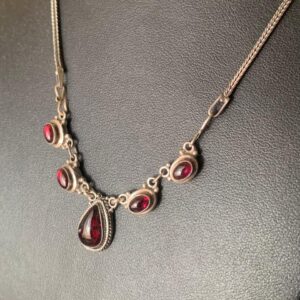 Colar em Prata 925 com Pedras de Granada Vintage