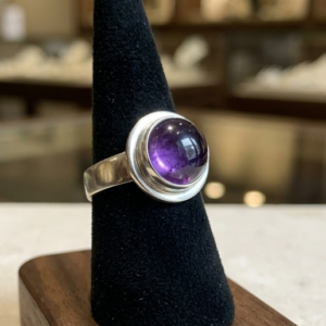 anel de prata artesanal com estilo contemporâneo pedra natural